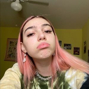 Meet your Posher, Ava